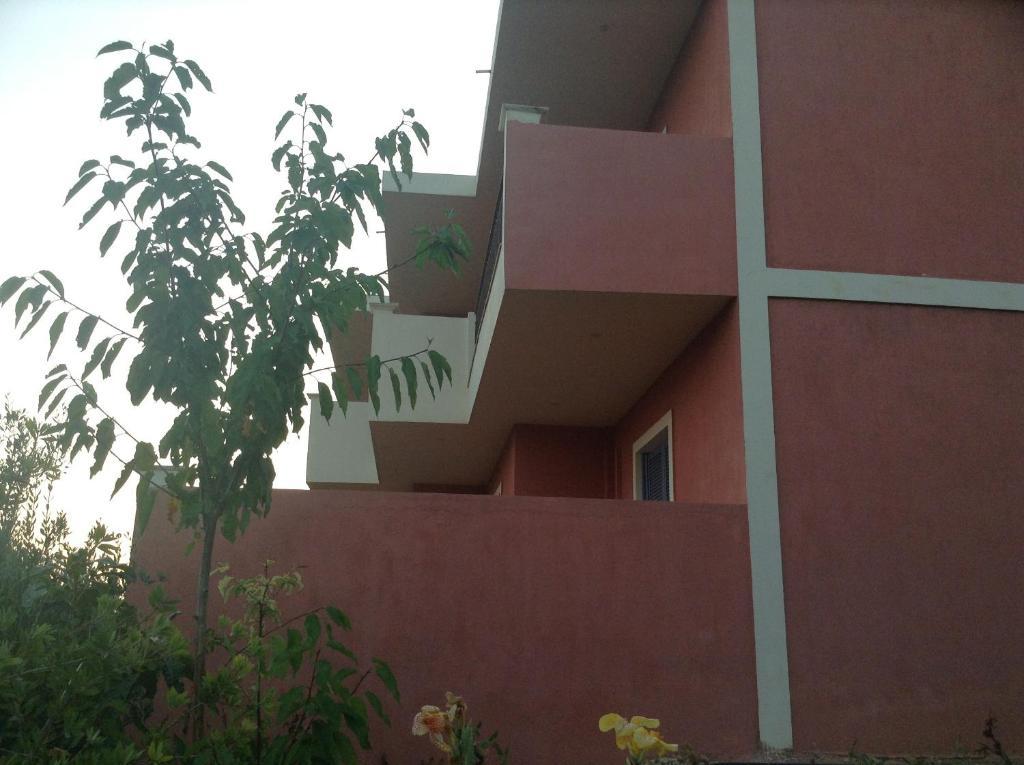 Anna Studios Lourdata  Luaran gambar